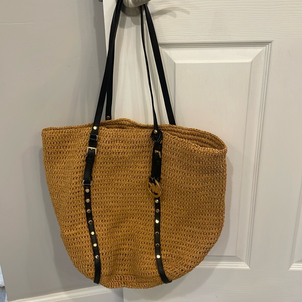 Like new! Michael Kors raffia handbag
